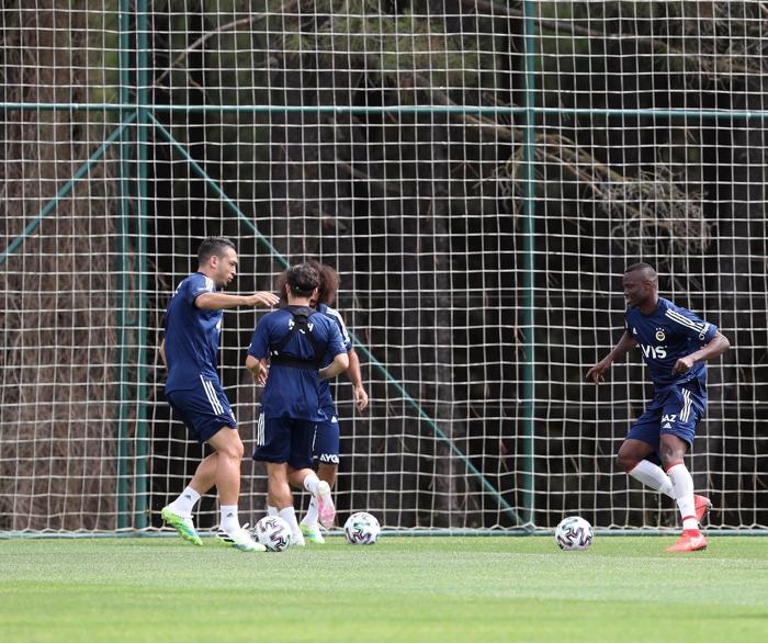 Fenerbahçede Mame Thiam ilk antrenmanına çıktı
