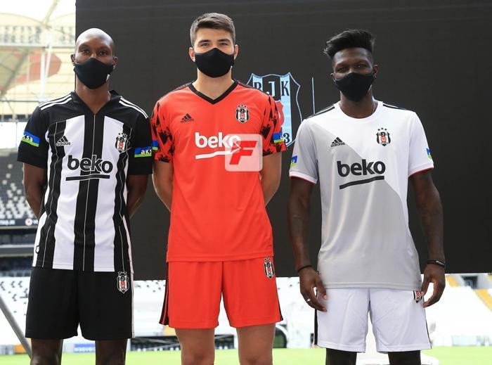 Beşiktaş, yeni sezonda giyeceği formaları tanıttı