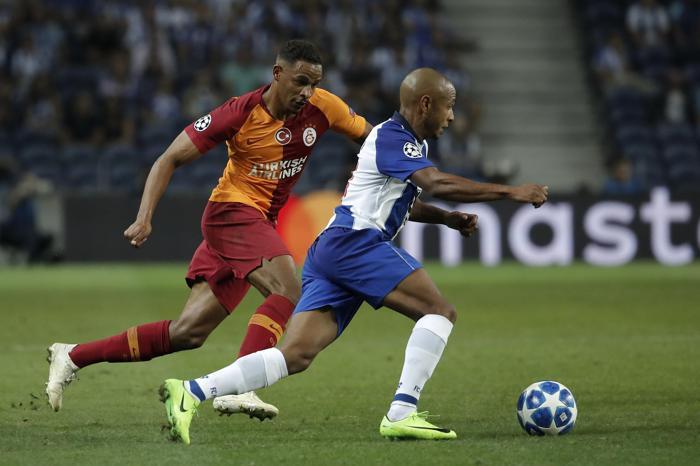 Galatasarayın rakibi Portoda Yacine Brahimi krizi