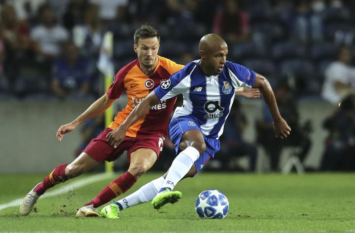 Galatasarayın rakibi Portoda Yacine Brahimi krizi