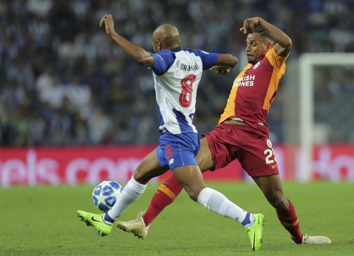 Galatasarayın rakibi Portoda Yacine Brahimi krizi