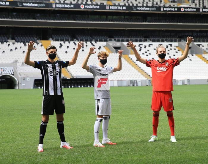 Beşiktaş, yeni sezonda giyeceği formaları tanıttı