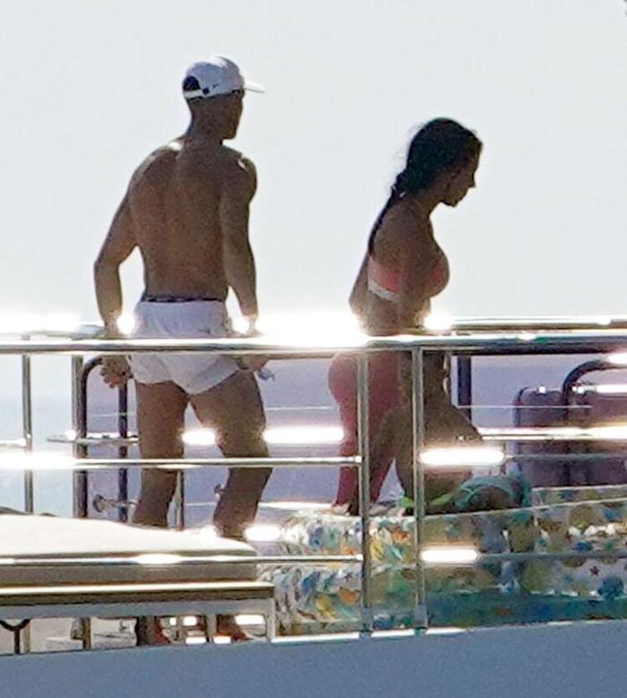 Cristiano Ronaldonun 7 milyon dolarlık tatil keyfi