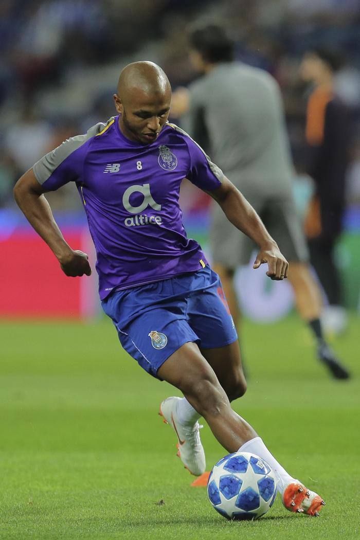 Galatasarayın rakibi Portoda Yacine Brahimi krizi
