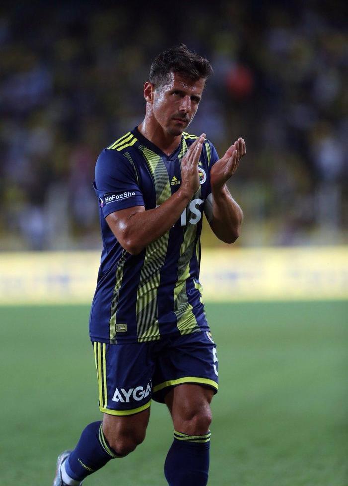 Fenerbahçede Emre Belözoğlu belirsizliği İdmanlarda yer almadı...