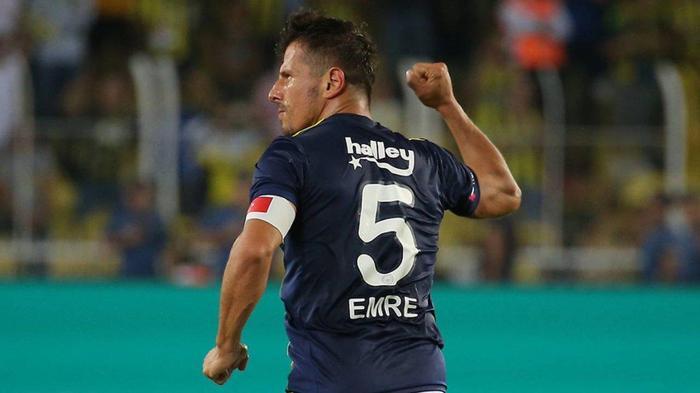 Fenerbahçede Emre Belözoğlu belirsizliği İdmanlarda yer almadı...