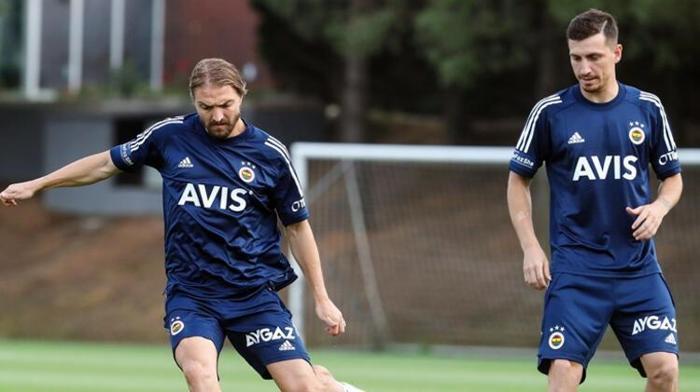 Son dakika transfer gelişmesi Bomba patlıyor Fenerbahçe Brumayı bitirmek üzere...