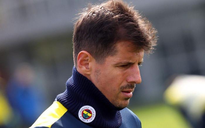 Fenerbahçede Emre Belözoğlu belirsizliği İdmanlarda yer almadı...