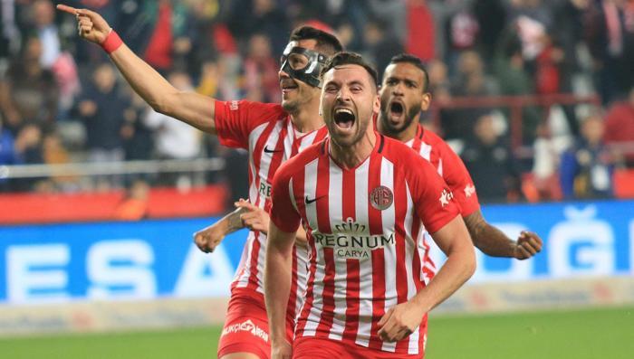 Fenerbahçeden transfer şov Bombalar devam edecek