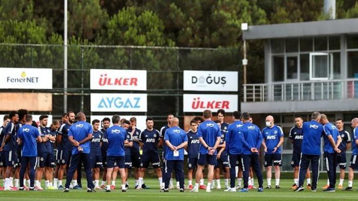 Son dakika transfer gelişmesi Bomba patlıyor Fenerbahçe Brumayı bitirmek üzere...