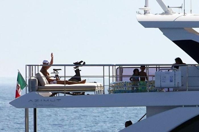 Cristiano Ronaldonun 7 milyon dolarlık tatil keyfi
