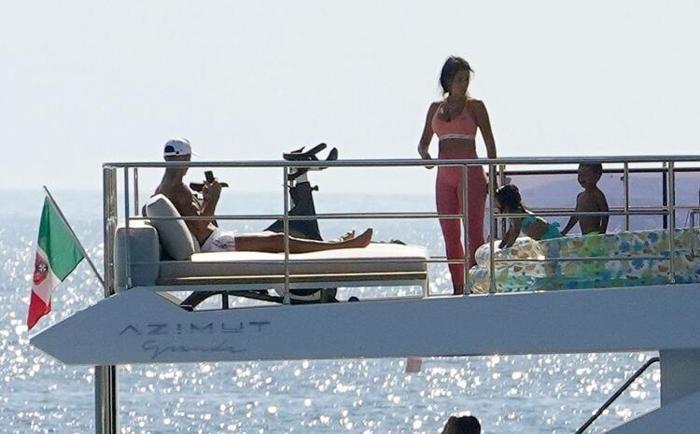 Cristiano Ronaldonun 7 milyon dolarlık tatil keyfi