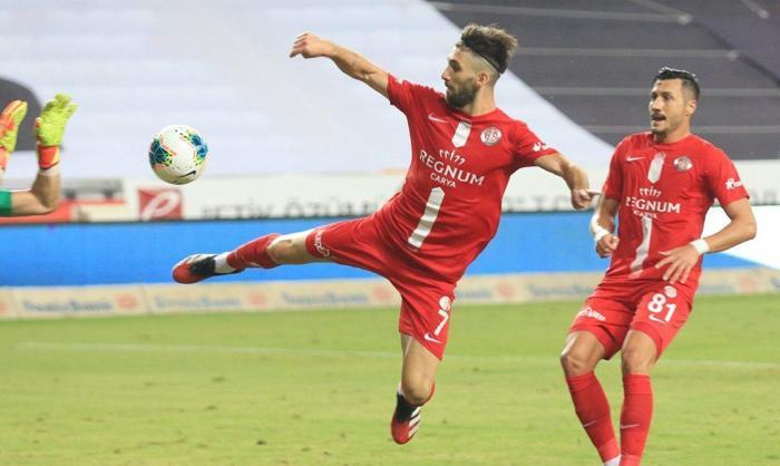 Fenerbahçeden transfer şov Bombalar devam edecek