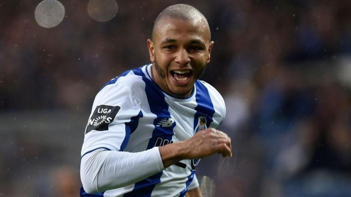 Galatasarayın rakibi Portoda Yacine Brahimi krizi