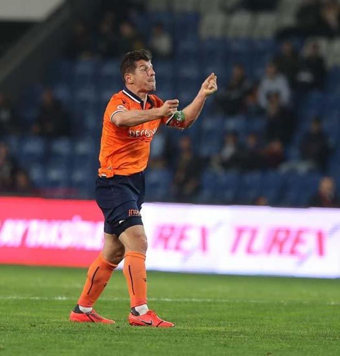 Fenerbahçeden Emre Belözoğluna resmi teklif
