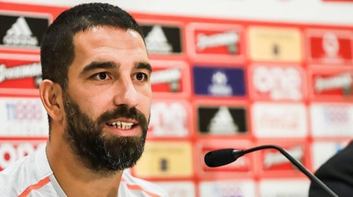 Galatasarayda sıcak gelişme İşte Fatih Terimin Arda Turan kararı