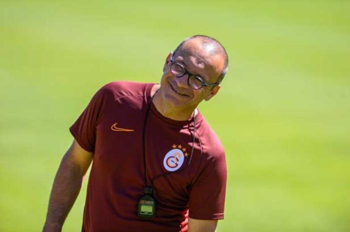 Son dakika | Galatasarayda sürpriz ayrılık