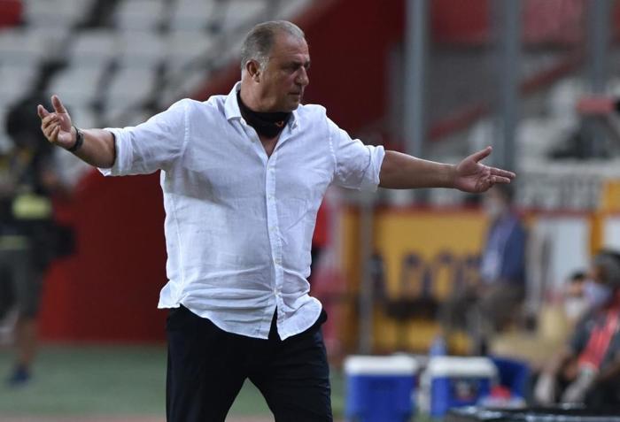 SON DAKİKA Galatasaray yeni sezon formalarını satış çıkarıldı