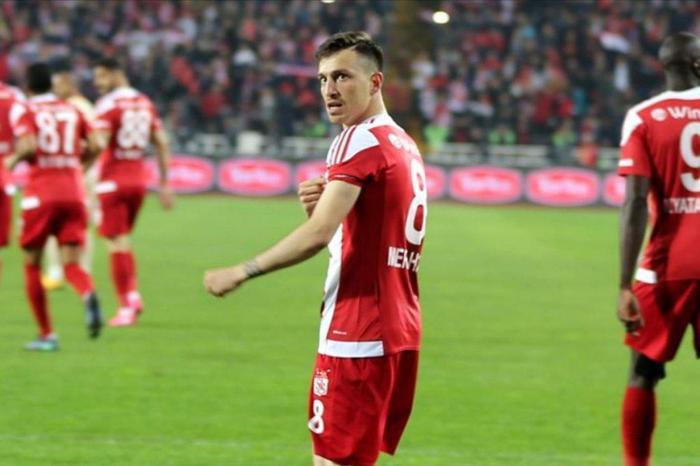 Mert Hakan Yandaşın imza parası Fenerbahçeyi zora soktu