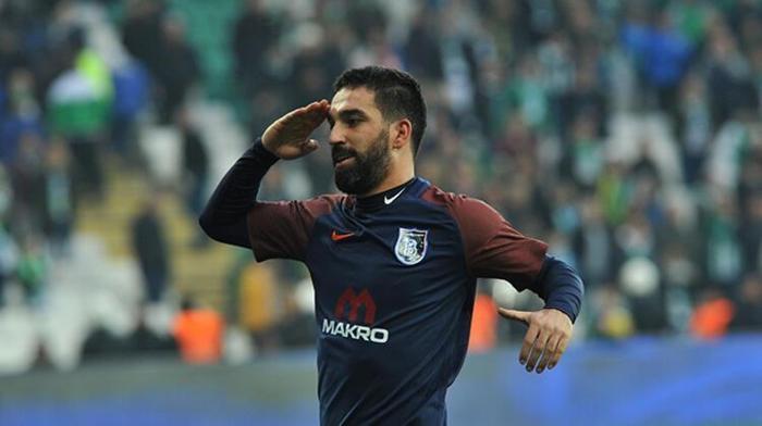 Galatasarayda sıcak gelişme İşte Fatih Terimin Arda Turan kararı