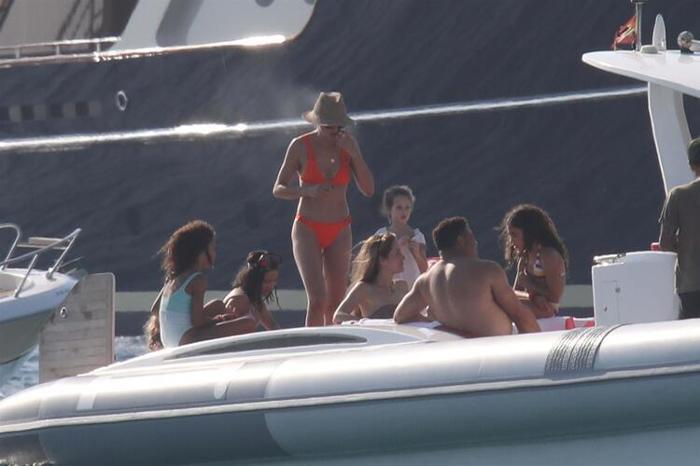 Ronaldo, sevgilisi Celina Locks ile fena yakalandı