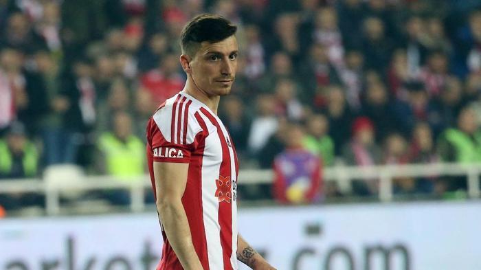 Mert Hakan Yandaşın imza parası Fenerbahçeyi zora soktu