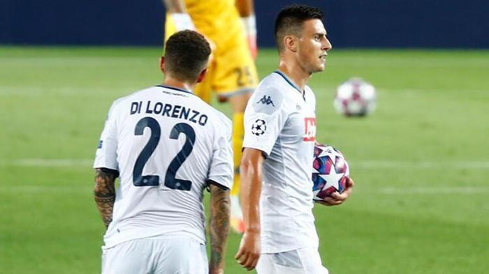 Cüneyt Çakır Barcelona - Napoli maçına damgasını vurdu İşte o kararlar