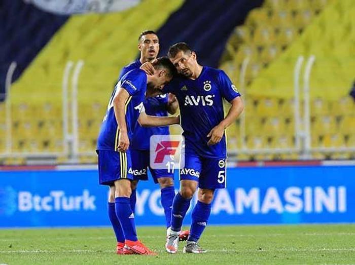 Fenerbahçe ve Türk futbolundan Emre Belözoğlu geçti Ömer Faruk Beyaz...