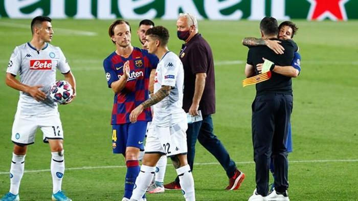 Cüneyt Çakır Barcelona - Napoli maçına damgasını vurdu İşte o kararlar