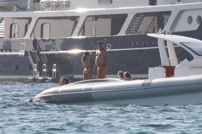 Ronaldo, sevgilisi Celina Locks ile fena yakalandı