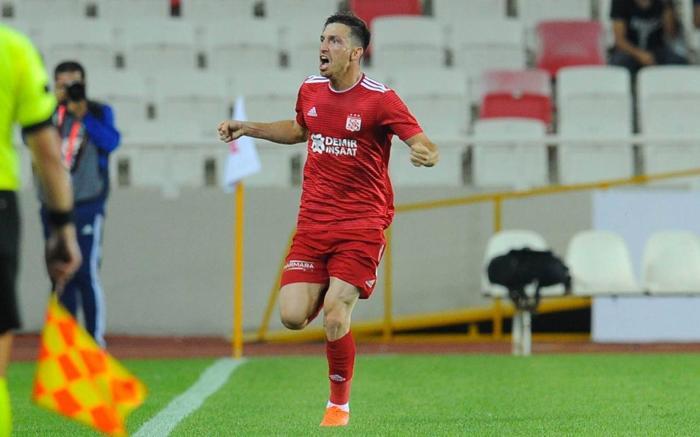 Mert Hakan Yandaşın imza parası Fenerbahçeyi zora soktu