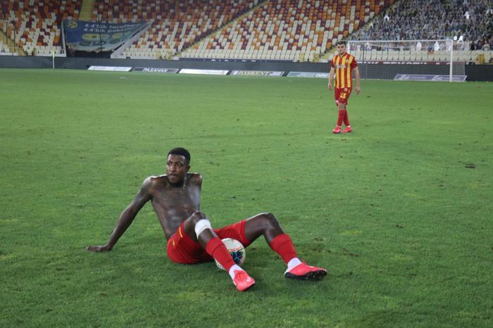 Yeni Malatyaspor cephesi yıkıldı Gözyaşlarını tutamadılar...