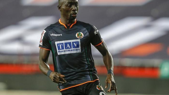 Beşiktaş Papiss Cisse transferini bitiriyor