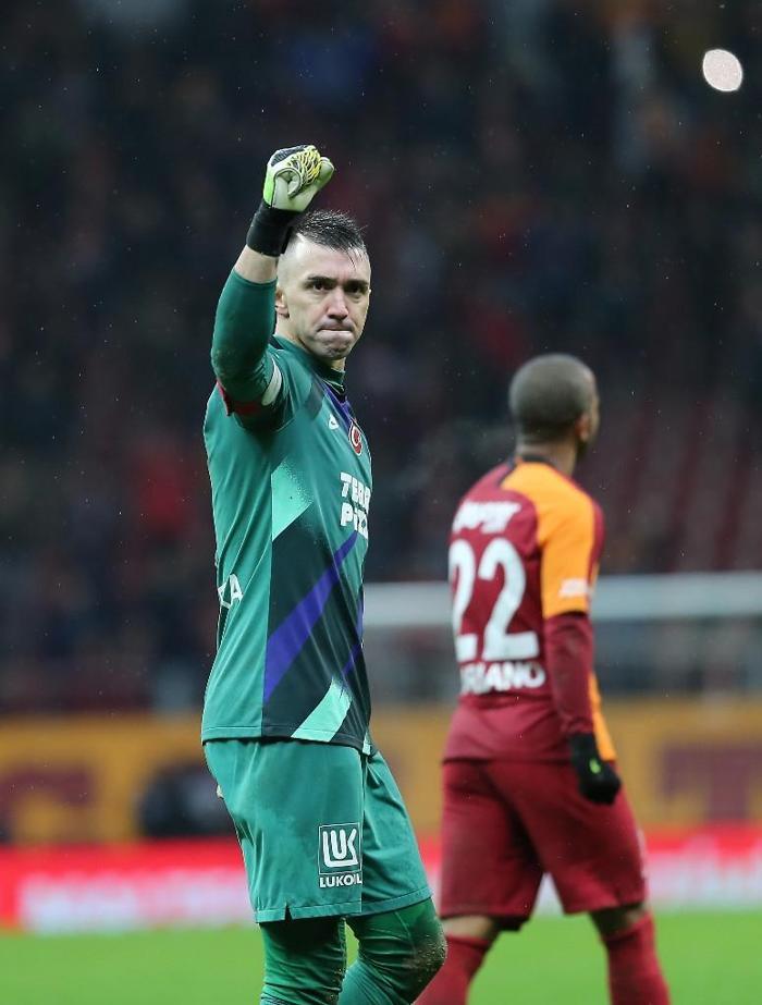 FERNANDO MUSLERA