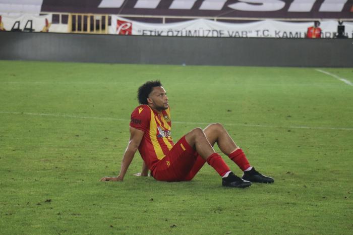 Yeni Malatyaspor cephesi yıkıldı Gözyaşlarını tutamadılar...