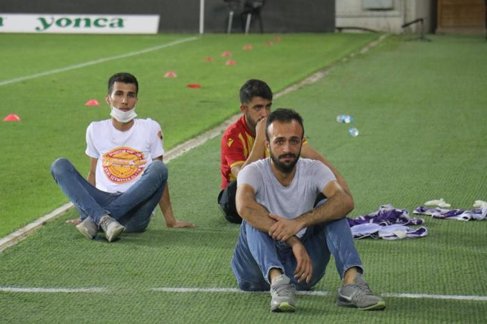 Yeni Malatyaspor cephesi yıkıldı Gözyaşlarını tutamadılar...