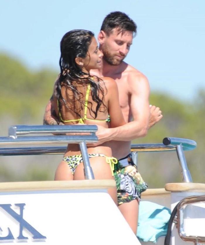 Lionel Messi ve Luis Suarez, aileleriyle birlikte tatilde