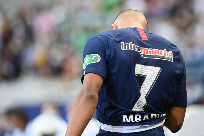 PSG, Kylian Mbappenin sakatlığıyla sarsıldı Gözyaşlarını tutamadı...