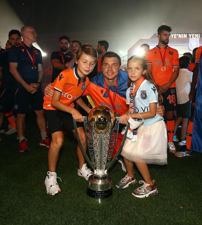 Süper Lig şampiyonu Başakşehir kupasına kavuştu