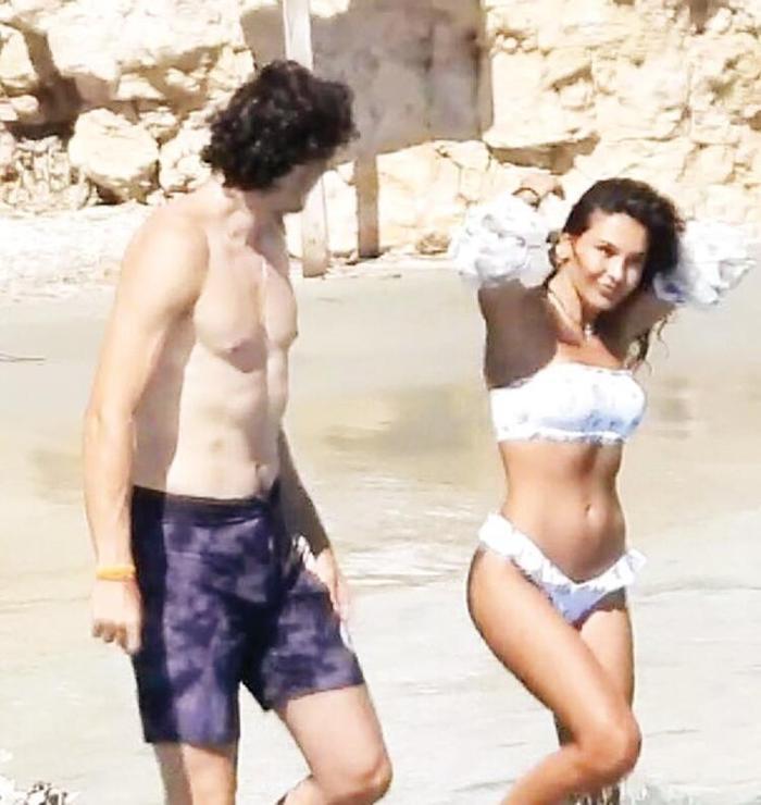 Ebru Şahin ile Cedi Osmanın locada böyle görüntülendi