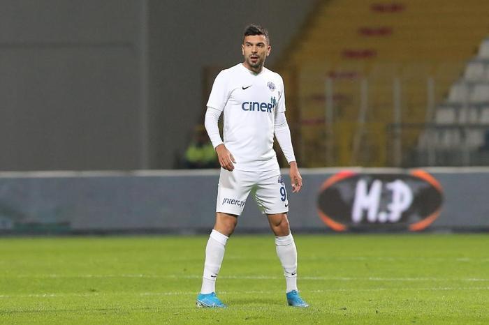 FENERBAHÇEYE SÜRPRİZ SOL BEK
