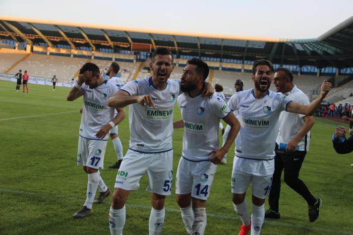Süper Lig bileti geldi, Erzurumspor taraftarı büyük bir sevinç yaşadı