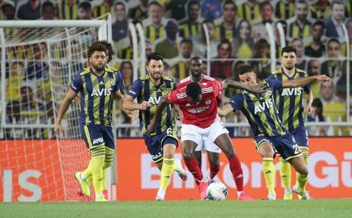 Son dakika Fenerbahçe haberleri Emre Belözoğlu ve Volkan Demirel yıkıldı