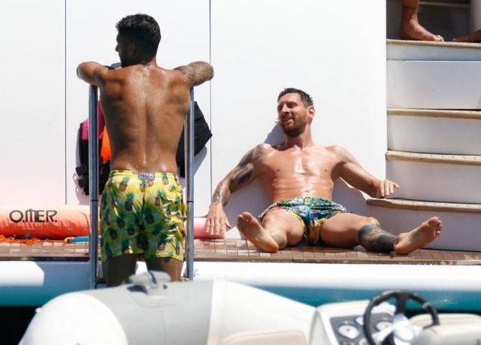 Lionel Messi ve Luis Suarez, aileleriyle birlikte tatilde