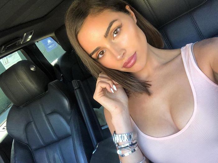 Christian McCaffreyın eşi Olivia Culpo kamera arkasını paylaştı