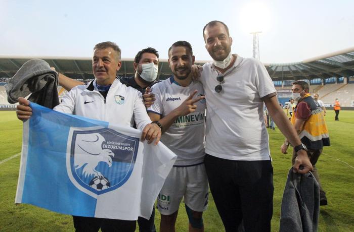 Süper Lig bileti geldi, Erzurumspor taraftarı büyük bir sevinç yaşadı