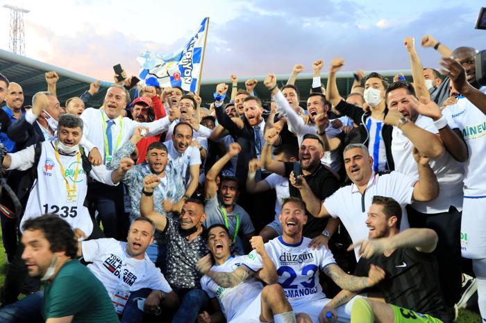 Süper Lig bileti geldi, Erzurumspor taraftarı büyük bir sevinç yaşadı