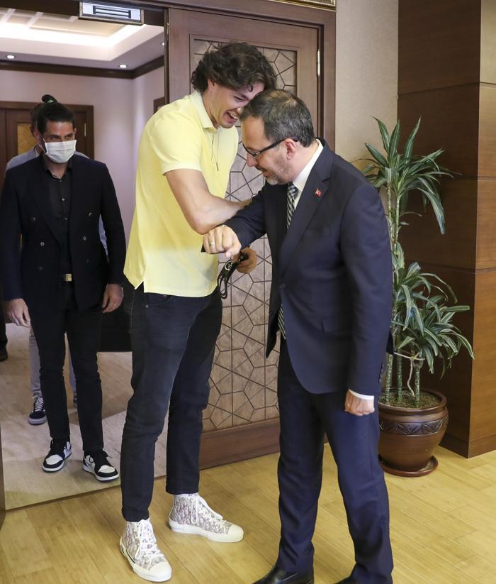 Cedi Osman ve Bakan Kasapoğlundan spor zirvesi