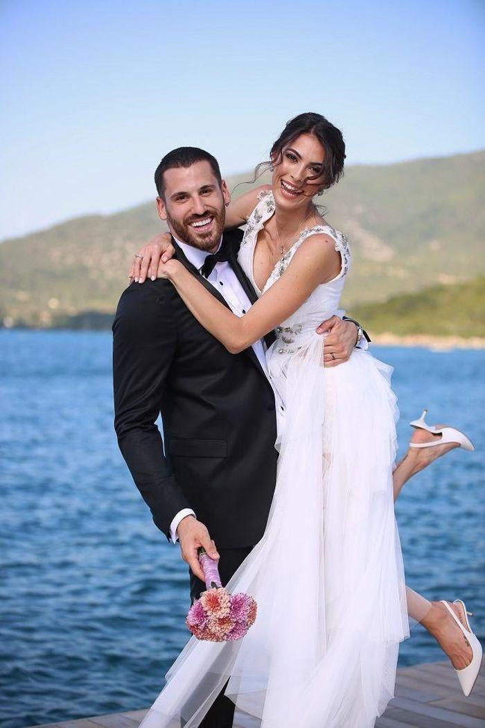 Survivor yarışmacısı Ezgi Avcı ile basketbolcu Nemanja Djurisic evlendi