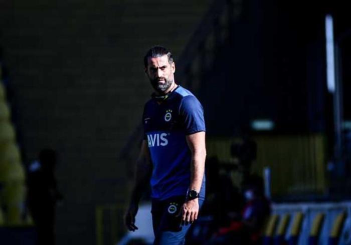 Fenerbahçede Emre Belözoğlu ve Volkan Demirelin kararları damga vurdu
